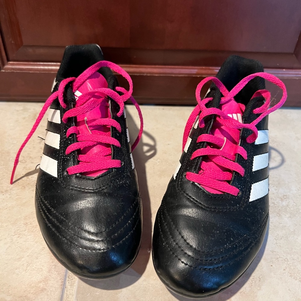 Kids size 5 cleats